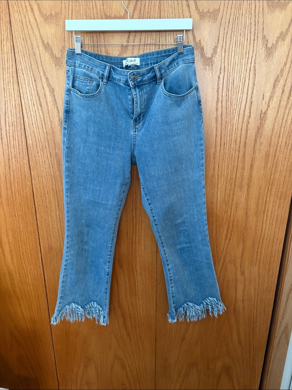 CHARLIE B Faded Frayed Hem Cropped Jeans